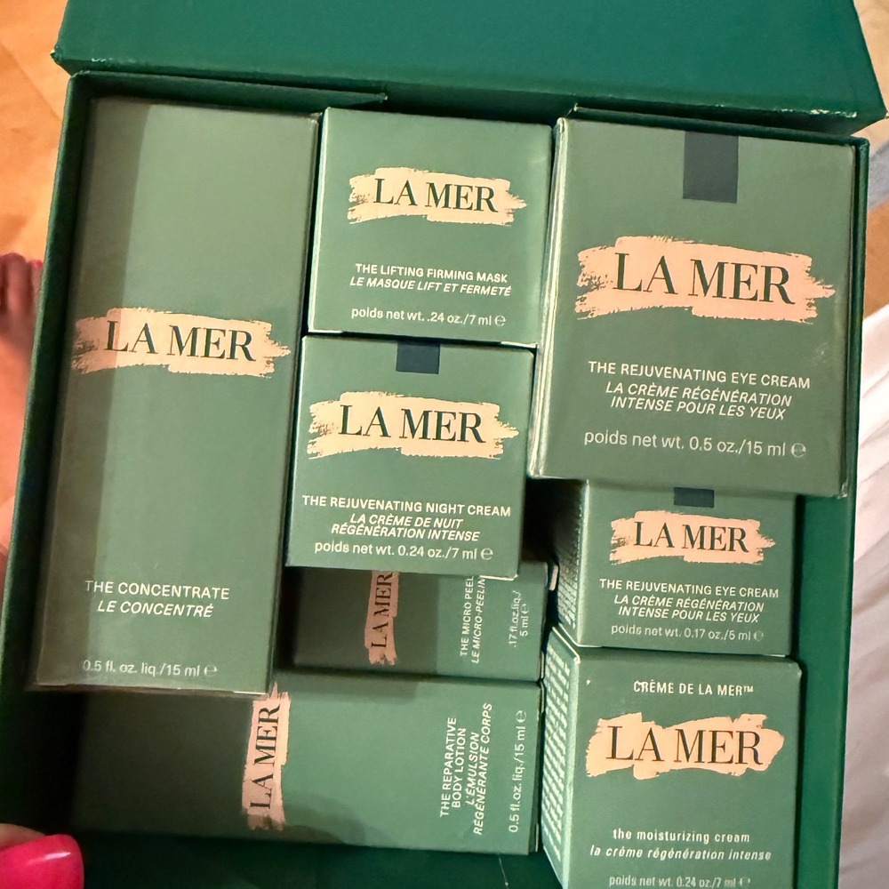 The Ultimate Luxury Vault: 8-Piece La Mer Skincare Set w/Full-Size Eye Cream